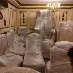 عفش واثاث أثناء الفك وتغليف